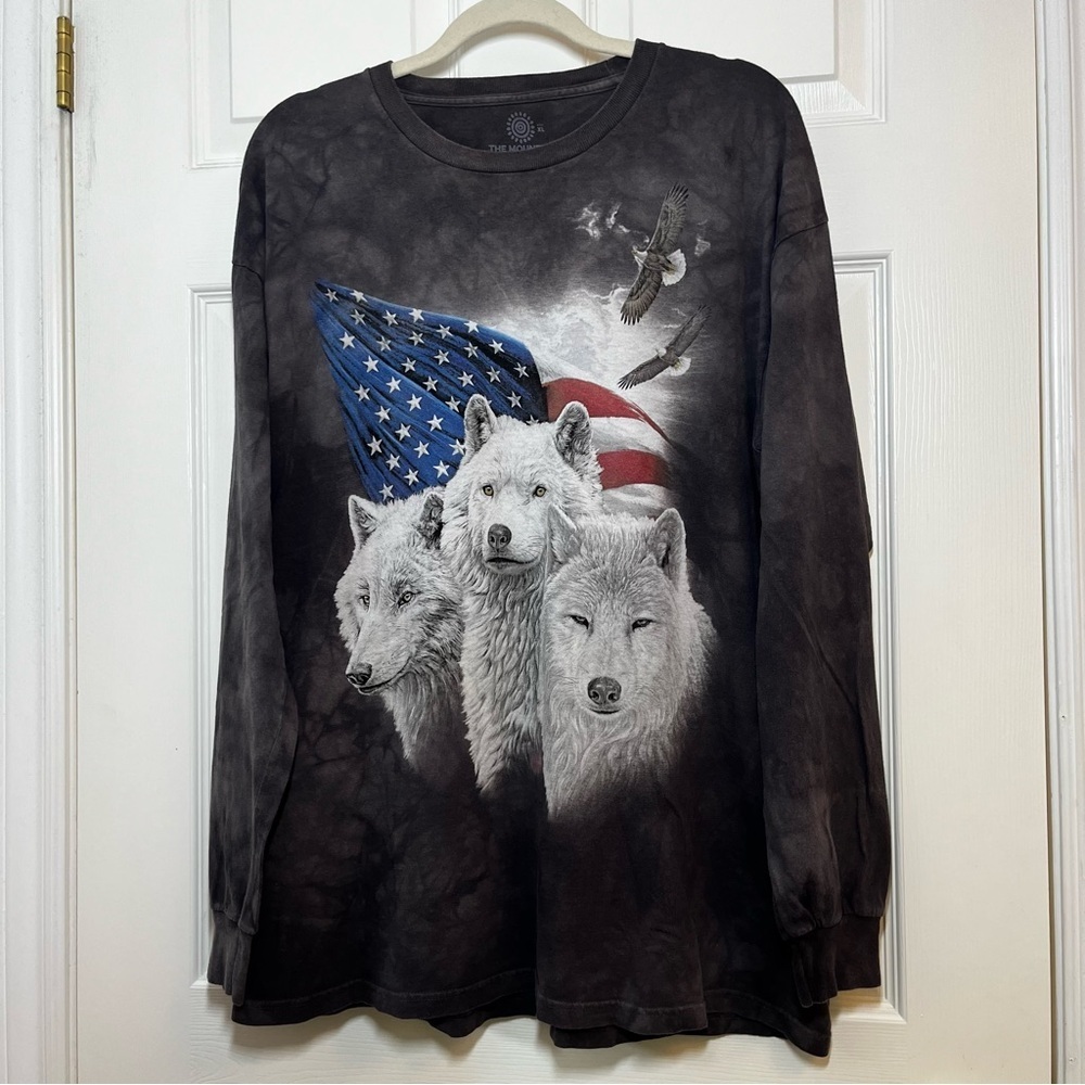 The Mountain Wolf Long Sleeve Tee Size XL